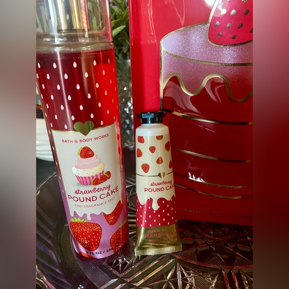 🆕🍓 BATH & BODY WORKS “STRAWBERRY POUND CAKE” LIMITED EDITION GIFT SET. BRAND NEW - Picture 9 of 9